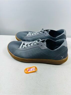 Lux Men's Knit Low-Top Sneakers - Gray with Gum Sole size 8